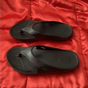 OOFOS OOlala Women’s FLIP FLOP